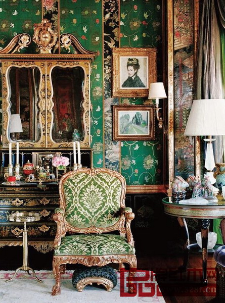 17世紀(jì)末至19世紀(jì)初,滿清執(zhí)政,清宮奢華的裝飾風(fēng)格成為歐洲家具設(shè)計師的靈感之源 17世紀(jì)末至19世紀(jì)初,滿清執(zhí)政,清宮奢華的裝飾風(fēng)格成為歐洲家具設(shè)計師的靈感之源