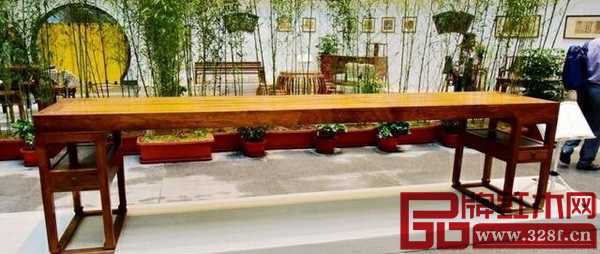 3.48米長的海南黃花黎架幾案 3.48米長的海南黃花黎架幾案