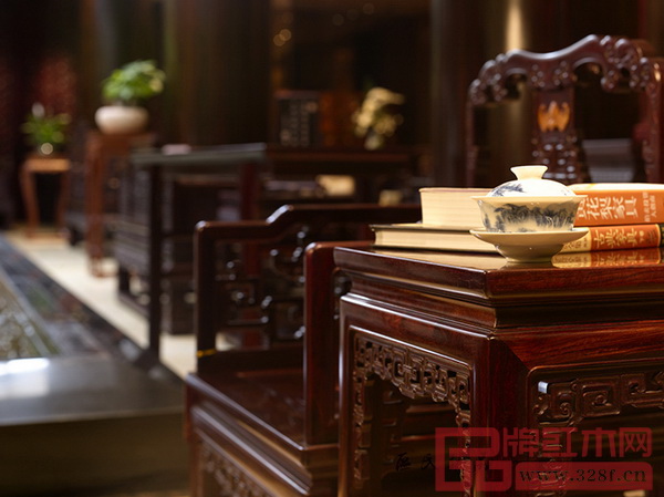 區(qū)氏臻品展廳一隅 區(qū)氏臻品展廳一隅