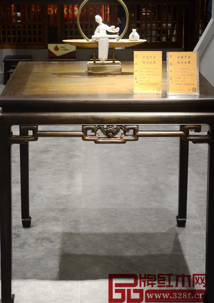 魯班木藝的交趾黃檀(老撾大紅酸枝)蝙蝠八仙桌 魯班木藝的交趾黃檀(老撾大紅酸枝)蝙蝠八仙桌