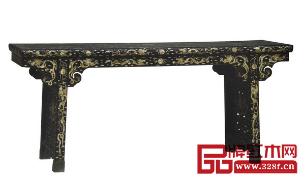 《明 萬歷款黑漆嵌螺鈿云龍紋平頭案》為稀見之物,甚為珍貴 《明 萬歷款黑漆嵌螺鈿云龍紋平頭案》為稀見之物,甚為珍貴