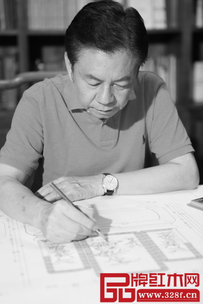 國壽紅木董事長陳國壽親自帶領設計團隊繪制設計圖 國壽紅木董事長陳國壽親自帶領設計團隊繪制設計圖