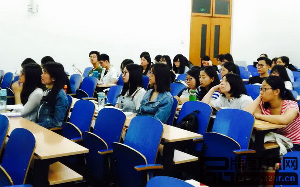 第九屆“紅古軒杯”新中式家具設(shè)計大賽北京林業(yè)大學(xué)啟動會現(xiàn)場