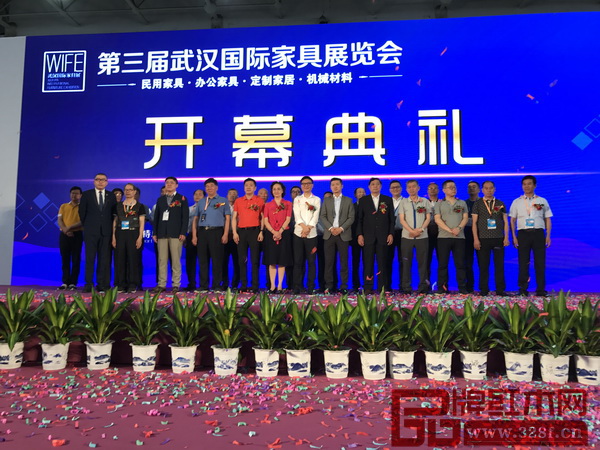 第三屆武漢國際家具展在武漢國博中心隆重開幕 第三屆武漢國際家具展在武漢國博中心隆重開幕
