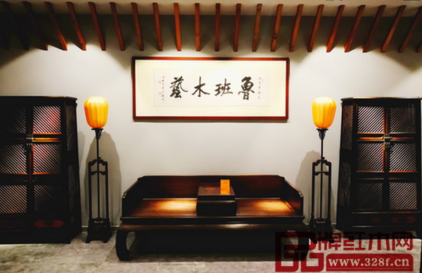 魯班木藝的羅漢床穩(wěn)重,大氣 魯班木藝的羅漢床穩(wěn)重,大氣