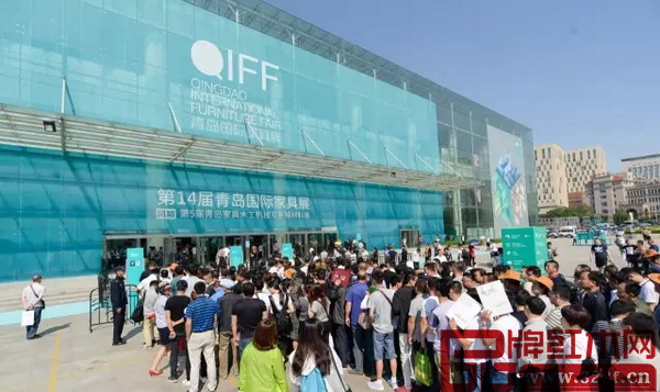 本屆青島展首日入場人數超過七萬 本屆青島展首日入場人數超過七萬