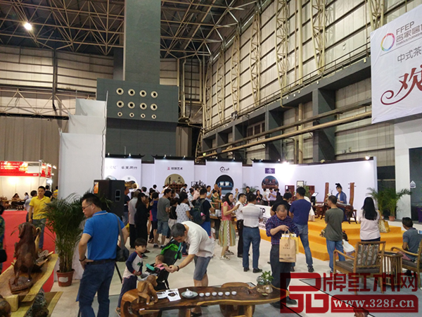 茶博會現(xiàn)場人氣十足 茶博會現(xiàn)場人氣十足