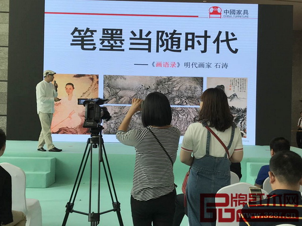 主題分享的精彩內(nèi)容吸引經(jīng)銷商、消費者紛紛拍照記錄 主題分享的精彩內(nèi)容吸引經(jīng)銷商、消費者紛紛拍照記錄