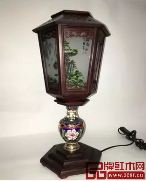 達沃斯“廣州之夜”大打文化牌，紅木宮燈亮相