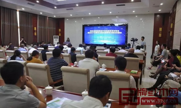 6月23日,河北省定制家居行業(yè)品質(zhì)宣言發(fā)布會(huì)暨2017石家莊全屋定制博覽會(huì)媒體見面會(huì)在石家莊市河北會(huì)堂舉行 6月23日,河北省定制家居行業(yè)品質(zhì)宣言發(fā)布會(huì)暨2017石家莊全屋定制博覽會(huì)媒體見面會(huì)在石家莊市河北會(huì)堂舉行