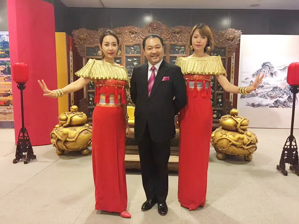 故宮博物院文物家具修復(fù)專家、太和木作創(chuàng)始人關(guān)毅出席芬蘭“魅力北京——穿越時(shí)空的紫禁城”主題展