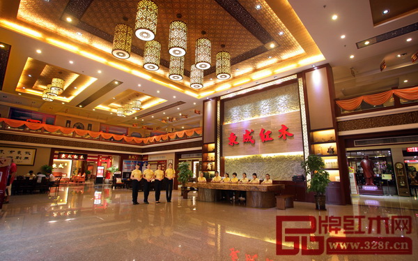 東成紅木總部大堂大氣典雅