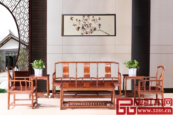 宏達(dá)一品居《明式檀香經(jīng)典沙發(fā)》線條簡(jiǎn)練 宏達(dá)一品居《明式檀香經(jīng)典沙發(fā)》線條簡(jiǎn)練