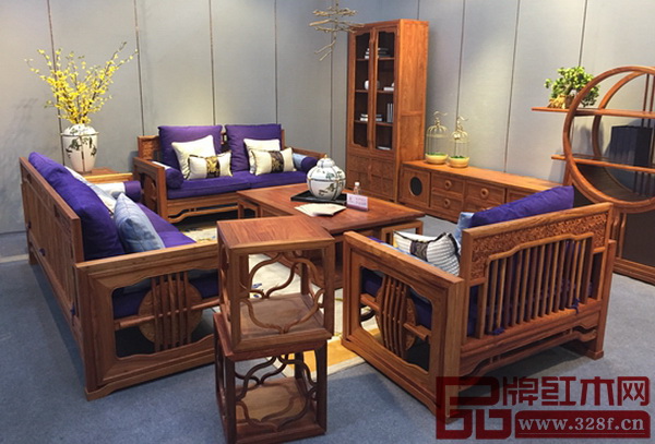 老周紅木·春舍里居——《風(fēng)度沙發(fā)組合》 老周紅木·春舍里居——《風(fēng)度沙發(fā)組合》