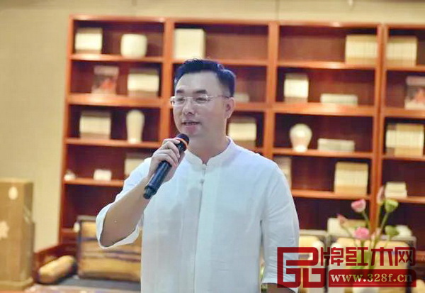 國壽紅木副董事長陳淦凡致辭 國壽紅木副董事長陳淦凡致辭