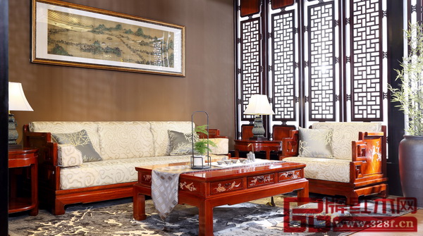 戴為紅木注重為客戶打造時尚又有韻味的中式家居空間,所有原創(chuàng)產品均申請外觀設計專利 戴為紅木注重為客戶打造時尚又有韻味的中式家居空間,所有原創(chuàng)產品均申請外觀設計專利