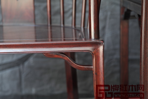 夢響椅線條流暢 夢響椅線條流暢