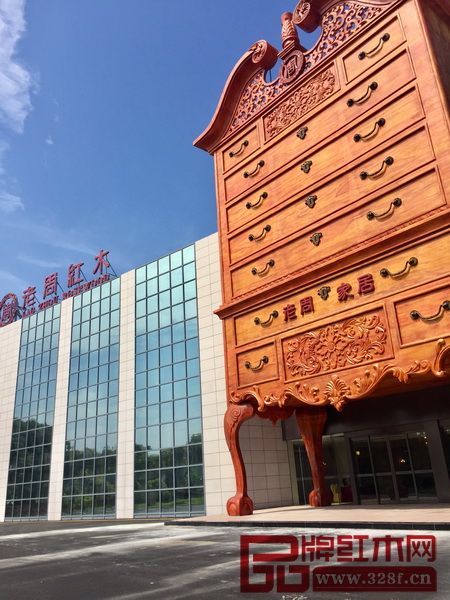 獲得吉尼斯紀(jì)錄的上海老周家居博覽館外墻 獲得吉尼斯紀(jì)錄的上海老周家居博覽館外墻