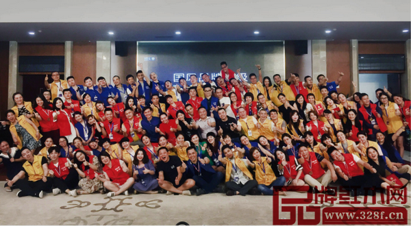 8月地天泰1國風收獲了全國經(jīng)銷商的支持和激勵,也收獲了行業(yè)對產(chǎn)品的認可和鼓勵 8月地天泰1國風收獲了全國經(jīng)銷商的支持和激勵,也收獲了行業(yè)對產(chǎn)品的認可和鼓勵