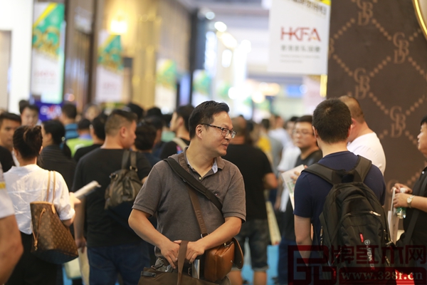 展會現(xiàn)場人氣爆滿