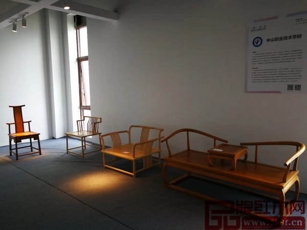 中山職業(yè)技術(shù)學(xué)院·院長椅、木棉禪椅 中山職業(yè)技術(shù)學(xué)院·院長椅、木棉禪椅