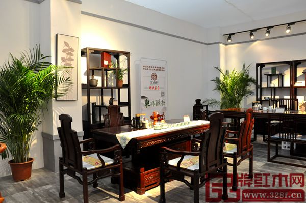 水雨軒東莞名家具展《鴻運(yùn)茶臺(tái)》產(chǎn)品展示 水雨軒東莞名家具展《鴻運(yùn)茶臺(tái)》產(chǎn)品展示