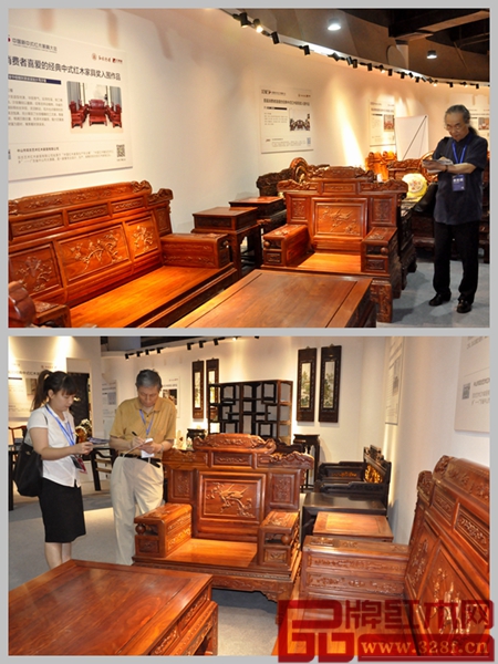 全國工商聯(lián)民間文物藝術品商會副會長、原故宮博物院文??萍疾恐魅尾莒o樓(下),全聯(lián)藝術紅木家具專業(yè)委員會專家顧問、中國明式家具研究所原所長濮安國(上)進行現(xiàn)場評分 全國工商聯(lián)民間文物藝術品商會副會長、原故宮博物院文??萍疾恐魅尾莒o樓(下),全聯(lián)藝術紅木家具專業(yè)委員會專家顧問、中國明式家具研究所原所長濮安國(上)進行現(xiàn)場評分