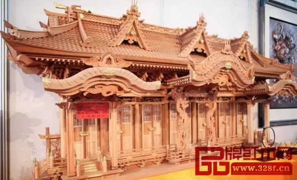 木藝文化館集中展示了木雕、根雕、精品紅木家具等 木藝文化館集中展示了木雕、根雕、精品紅木家具等