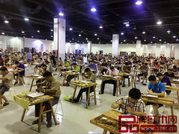 416名木雕匠人參加2017年全國家具(紅木雕刻)職業(yè)技能競賽浙江東陽賽區(qū)選拔賽現(xiàn)場技能競賽環(huán)節(jié) 416名木雕匠人參加2017年全國家具(紅木雕刻)職業(yè)技能競賽浙江東陽賽區(qū)選拔賽現(xiàn)場技能競賽環(huán)節(jié)