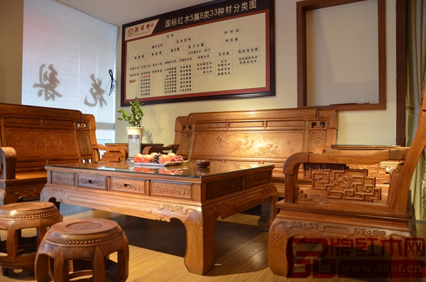 洪祥軒紅木充分展示了家具的形、藝、材、韻 洪祥軒紅木充分展示了家具的形、藝、材、韻