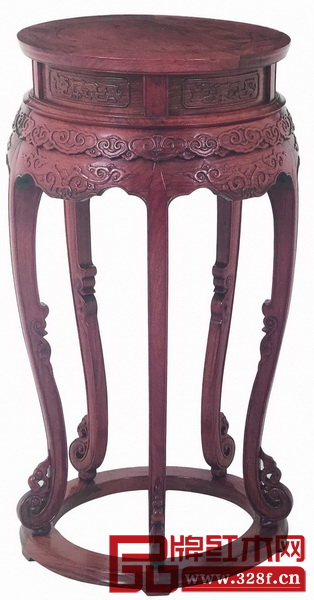 圖4 清早中期 黃花梨雙牙板香幾 面徑44.5厘米高81.6厘米 香港攻玉山房舊藏 圖4 清早中期 黃花梨雙牙板香幾 面徑44.5厘米高81.6厘米 香港攻玉山房舊藏