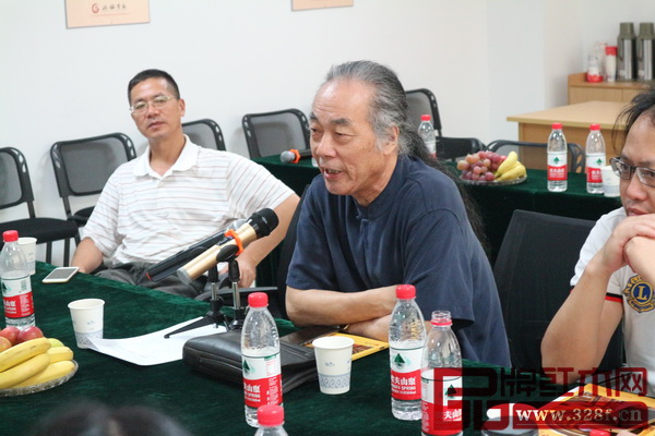 濮安國(guó)大師在研討會(huì)上做總結(jié)發(fā)言 濮安國(guó)大師在研討會(huì)上做總結(jié)發(fā)言