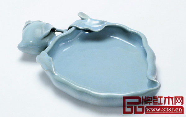 清乾隆仿汝釉桃形洗 清乾隆仿汝釉桃形洗