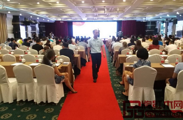 蘇陽紅八周年慶典大會現(xiàn)場 蘇陽紅八周年慶典大會現(xiàn)場