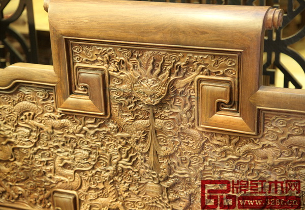 孔連紅木專利產(chǎn)品大紅酸枝《龍紋寶座》細(xì)節(jié)圖 孔連紅木專利產(chǎn)品大紅酸枝《龍紋寶座》細(xì)節(jié)圖