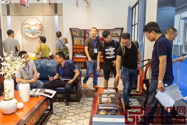 大成尚品展館人潮涌動(dòng)，熱鬧非凡