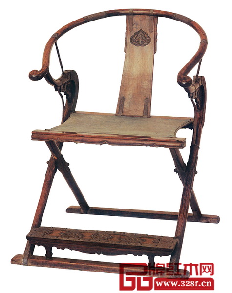 圖3_清早中期 黃花梨螭龍紋交椅 長69.5厘米 寬47.5厘米 高104厘米 （故宮博物院藏）