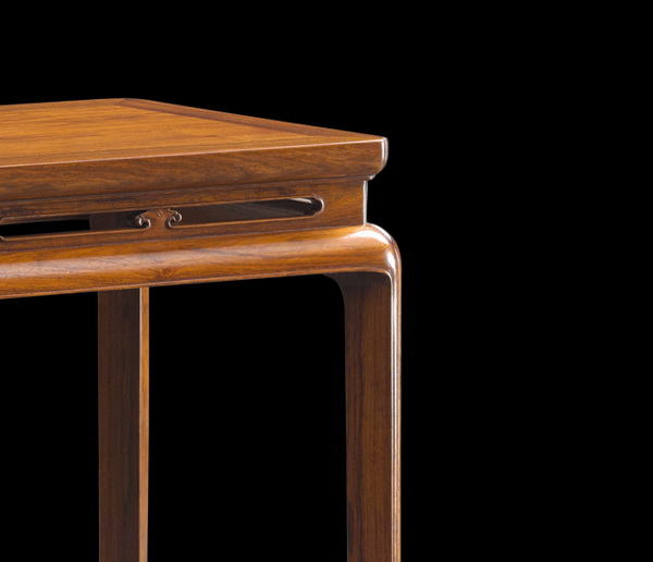 《黃花梨·帶托尼束腰開光酒桌》及其細節(jié)