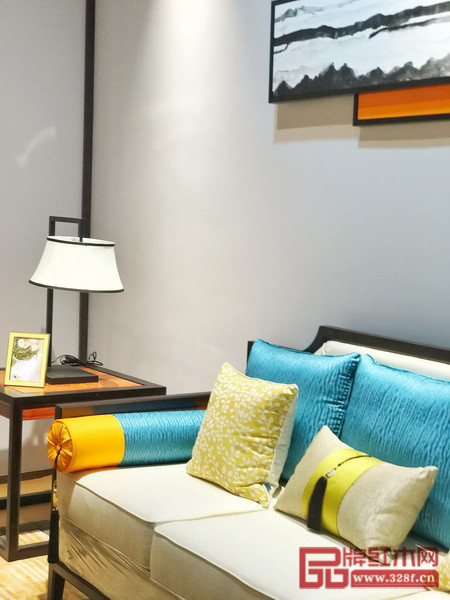 新中式使用尼加拉藍,優(yōu)雅氣質(zhì)油然而生 新中式使用尼加拉藍,優(yōu)雅氣質(zhì)油然而生