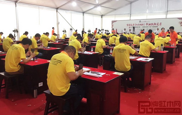 參賽選手進(jìn)行技能考核 參賽選手進(jìn)行技能考核