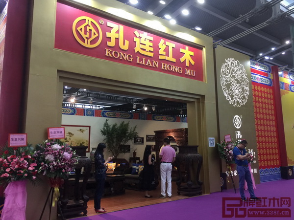 恢弘大氣的孔連紅木展館外景 恢弘大氣的孔連紅木展館外景