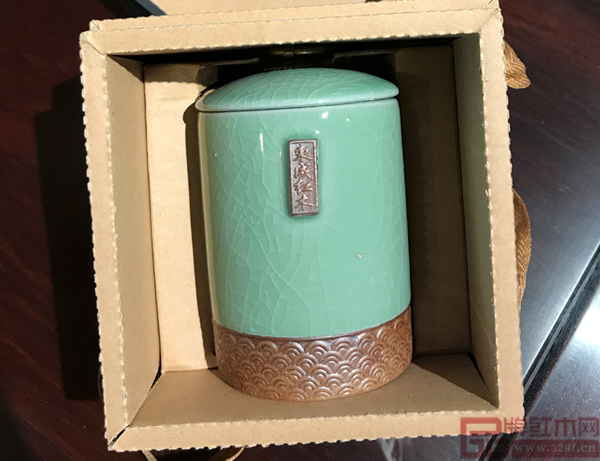 富寶軒紅木“國慶中秋大行動，600萬豪禮等您帶回家”圈粉活動禮品茶葉罐