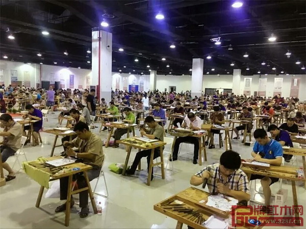 2017年中國技能大賽——全國家具(紅木雕刻)職業(yè)技能競賽東陽賽區(qū)現場 2017年中國技能大賽——全國家具(紅木雕刻)職業(yè)技能競賽東陽賽區(qū)現場