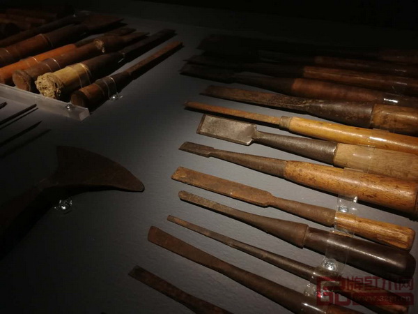 每一件木工工具意味著令人尊敬的技藝 每一件木工工具意味著令人尊敬的技藝