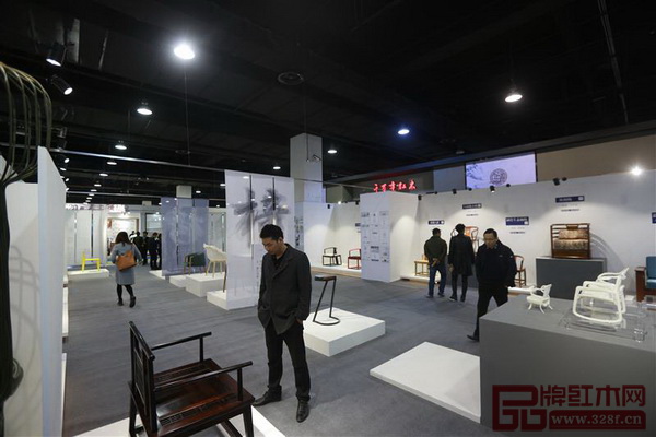 第一屆“中國的椅子”原創(chuàng)設計大賽現場 第一屆“中國的椅子”原創(chuàng)設計大賽現場