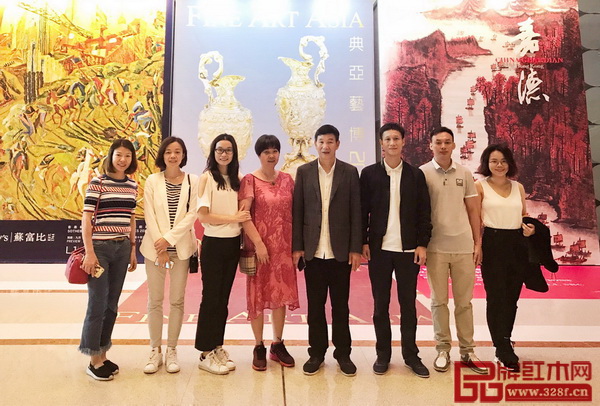 區(qū)氏臻品團(tuán)隊(duì)在香港藝術(shù)周