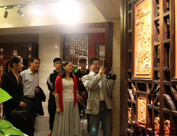 江蘇省鎮(zhèn)江市與丹陽(yáng)市貴賓一行參觀紅古軒 江蘇省鎮(zhèn)江市與丹陽(yáng)市貴賓一行參觀紅古軒