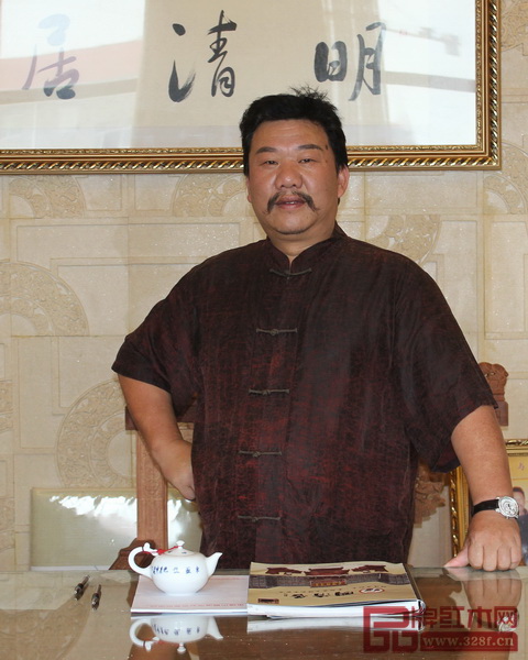 東陽(yáng)明清居紅木董事長(zhǎng)金彪云 東陽(yáng)明清居紅木董事長(zhǎng)金彪云