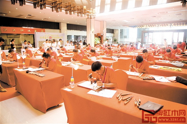 2017年中國技能大賽全國家具(紅木雕刻)職業(yè)技能競賽廣東江門分賽區(qū)選拔賽現(xiàn)場 2017年中國技能大賽全國家具(紅木雕刻)職業(yè)技能競賽廣東江門分賽區(qū)選拔賽現(xiàn)場