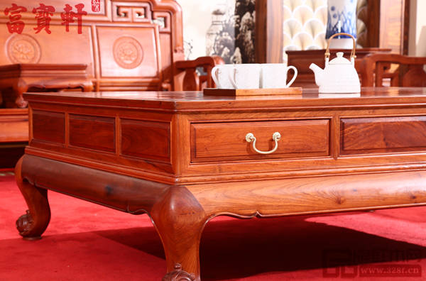 富寶軒紅木緬甸花梨《踩珠沙發(fā)》細(xì)節(jié)展示 富寶軒紅木緬甸花梨《踩珠沙發(fā)》細(xì)節(jié)展示